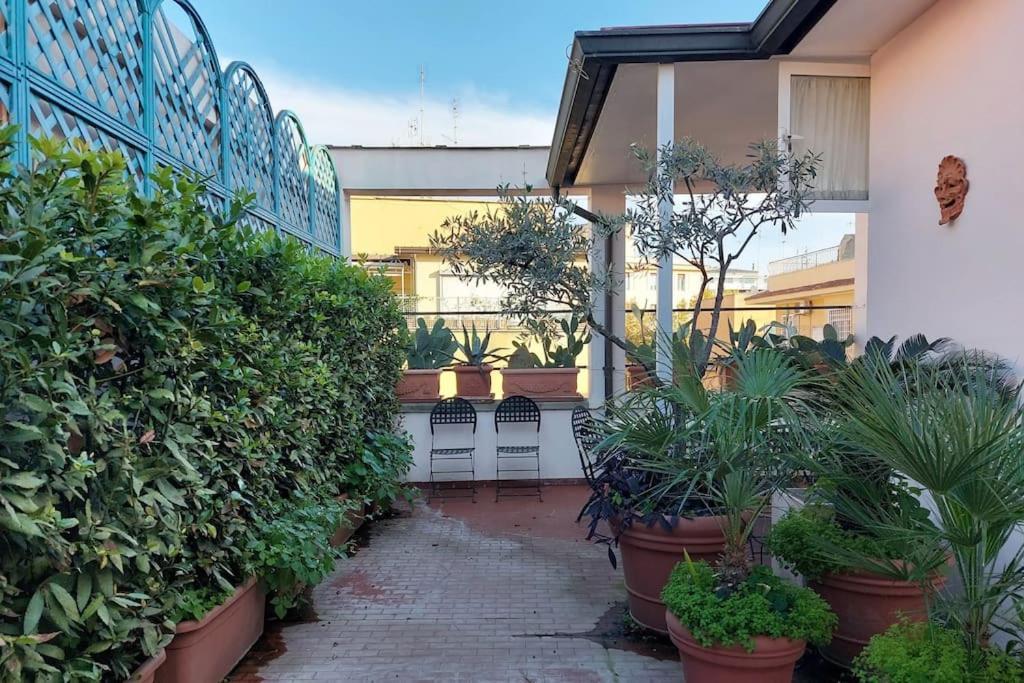 San Giovanni Roma Esterno foto